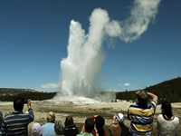 福玛北美旅行网黄石公园老忠实喷泉图片