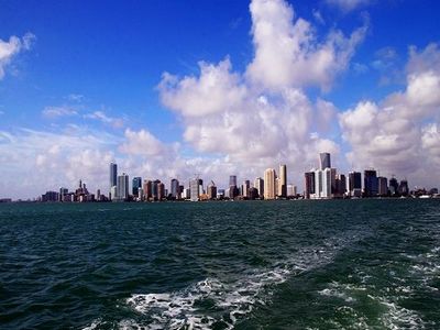 �����ܡ��������϶˵����غ�̲